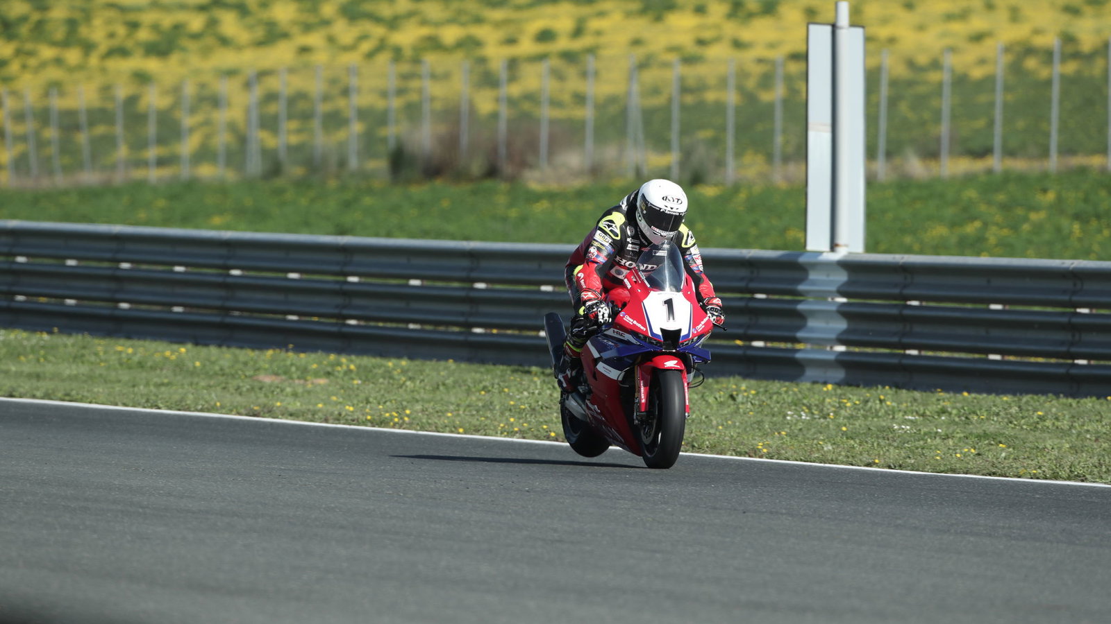 John McGuinness, 2025 BSB Navarra test. Credit: Honda Racing UK.